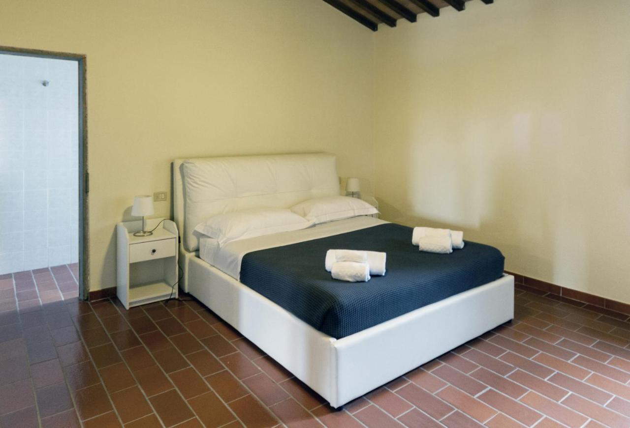 Montevecchio Apartments 몬토폴리 인 발 다르노 외부 사진