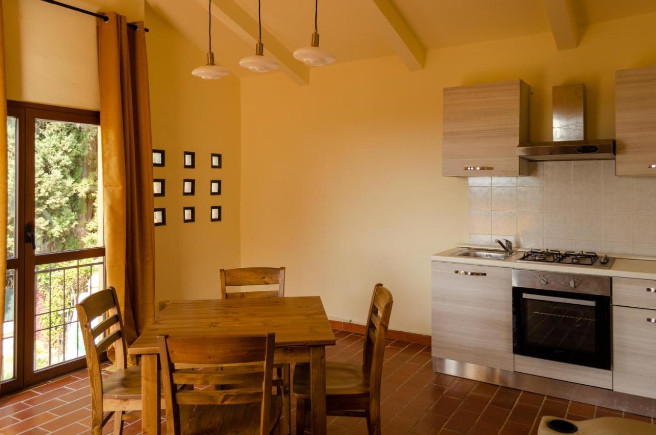 Montevecchio Apartments 몬토폴리 인 발 다르노 외부 사진