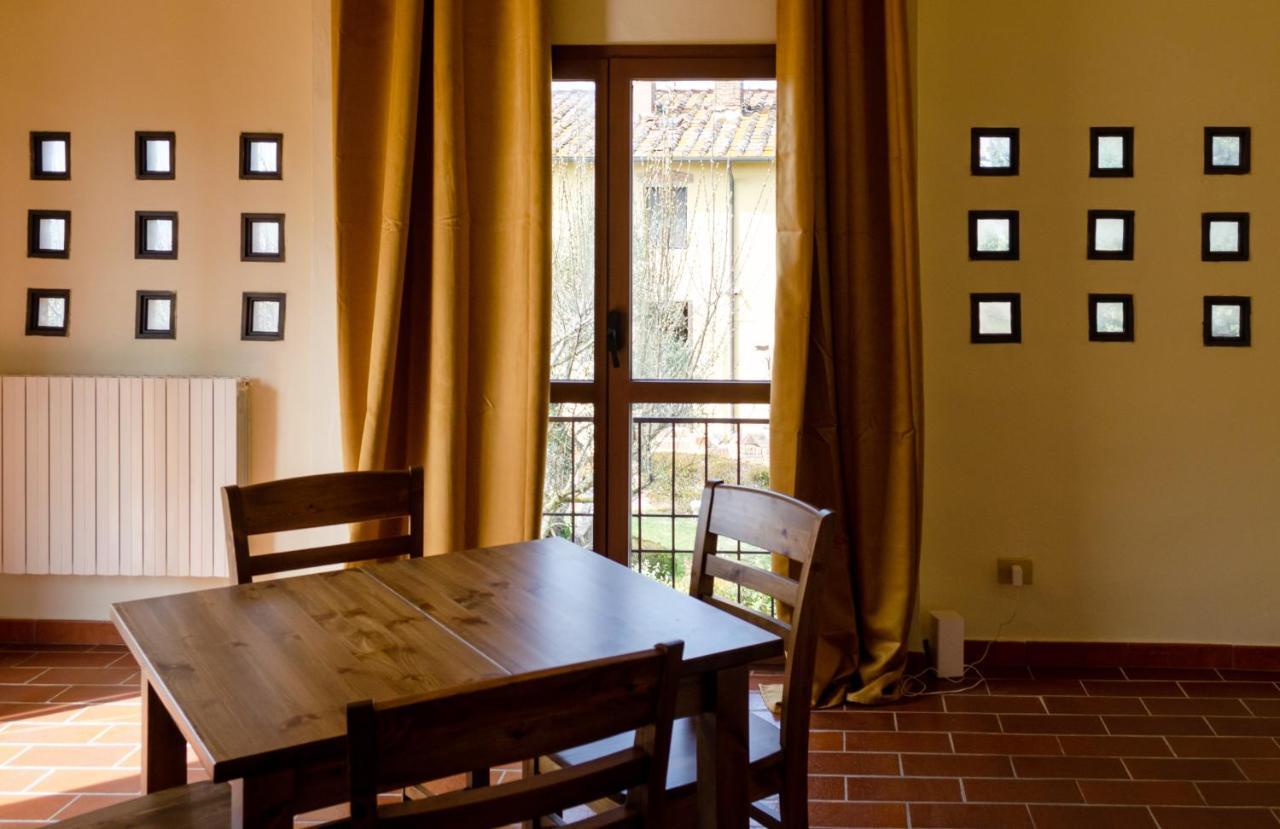 Montevecchio Apartments 몬토폴리 인 발 다르노 외부 사진