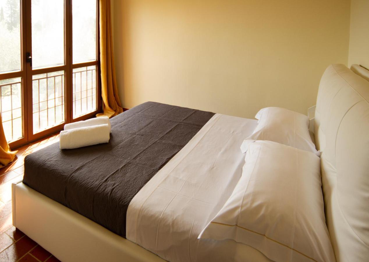 Montevecchio Apartments 몬토폴리 인 발 다르노 외부 사진