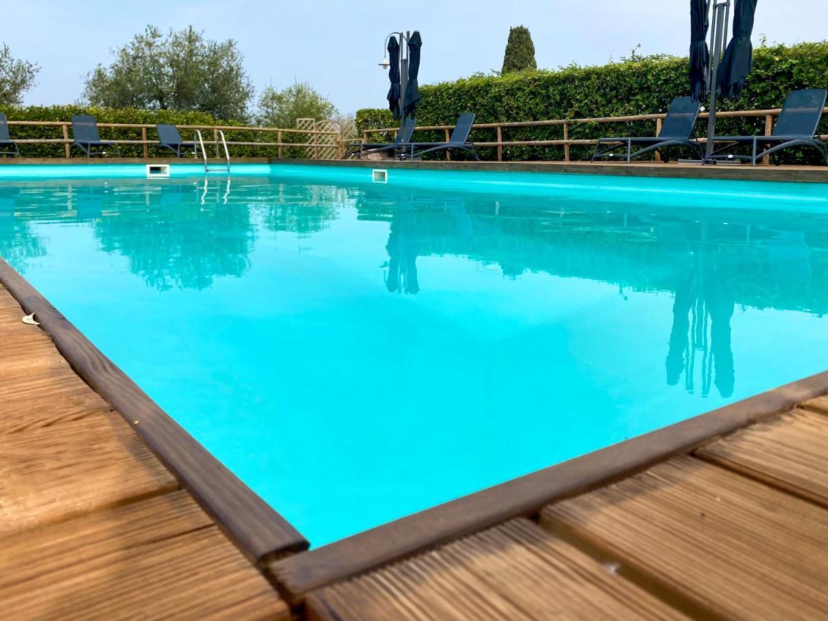 Montevecchio Apartments 몬토폴리 인 발 다르노 외부 사진