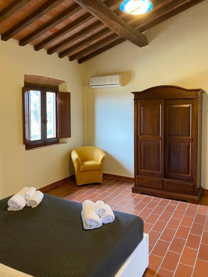 Montevecchio Apartments 몬토폴리 인 발 다르노 외부 사진