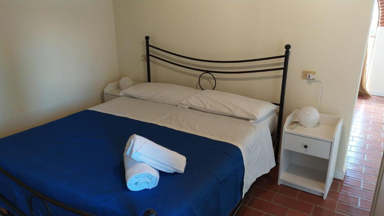 Montevecchio Apartments 몬토폴리 인 발 다르노 외부 사진